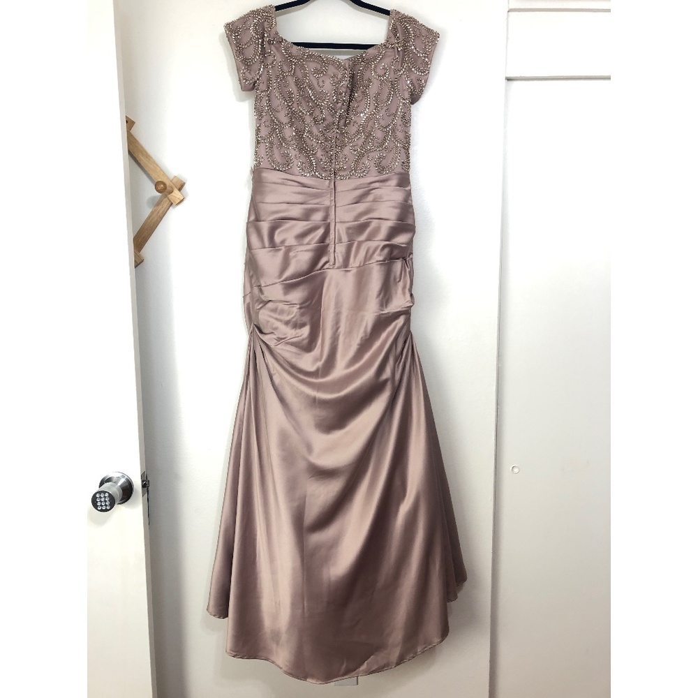 NWOT La Femme 25996 Off the Shoulder Beaded Satin Trumpet Gown, Size 2 - Picture 5 of 10
